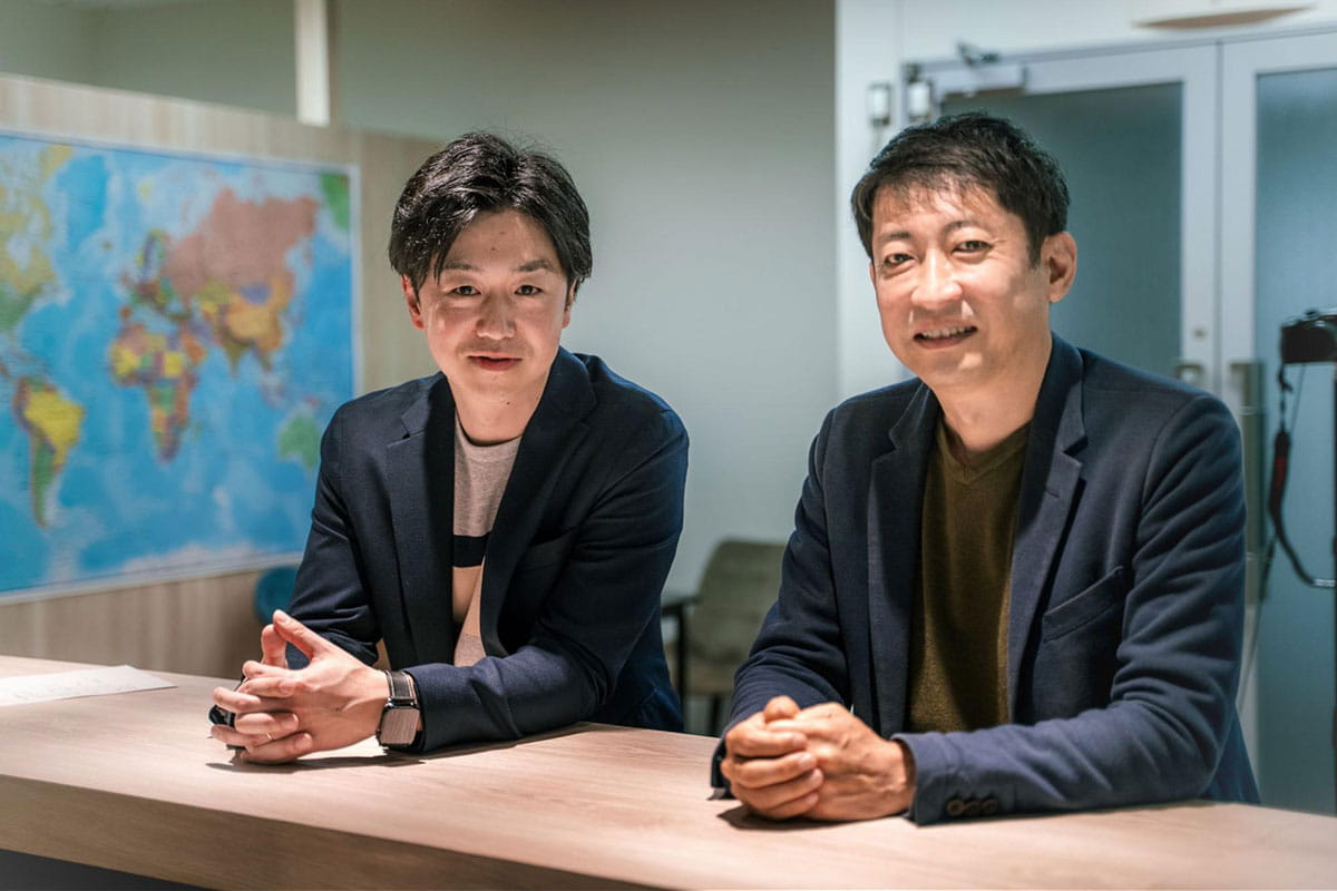 左からデジタルアスリート代表長橋、クロスリテイリング代表山口氏